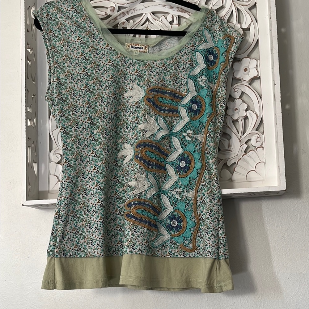 Lulumari Green Fitted Embroidered Cap Sleeve Blouse